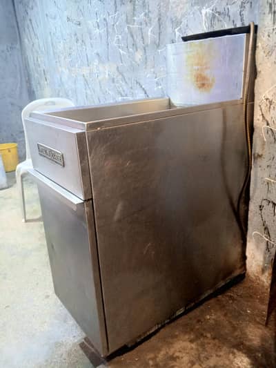 American 24 liter fryer