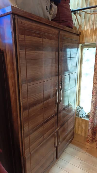 almari bed dress table