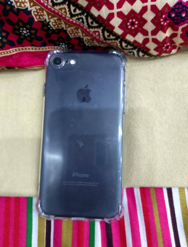 Apple iPhone 7 2