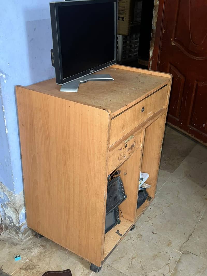 Computer table 3