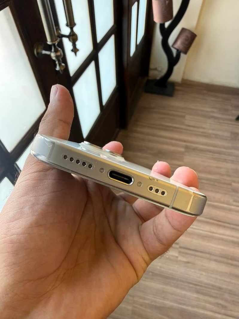 Iphone 15 Pro 4