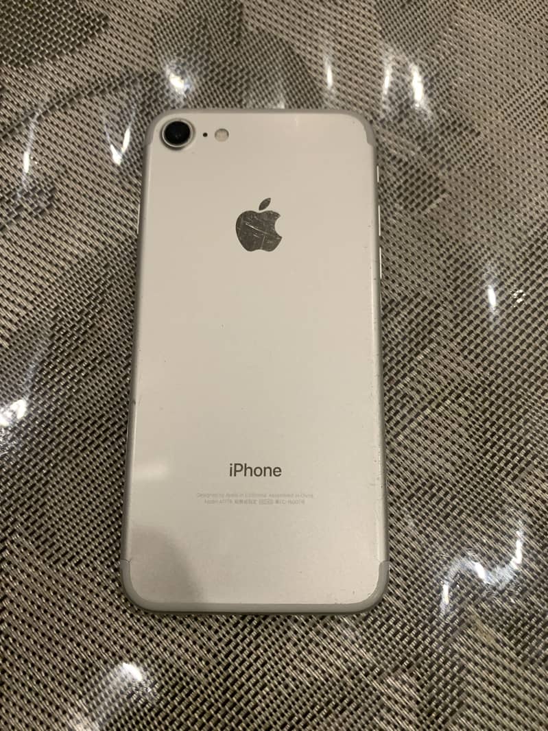 Apple iPhone 7 0