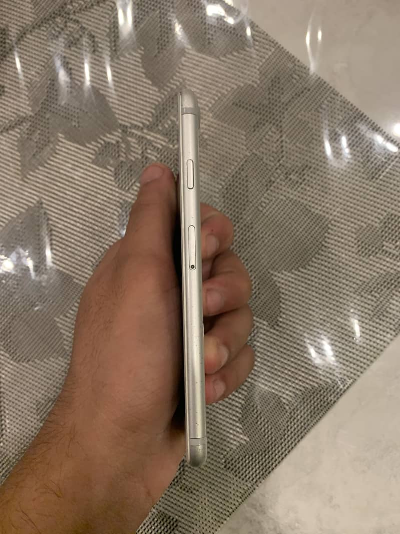 Apple iPhone 7 2