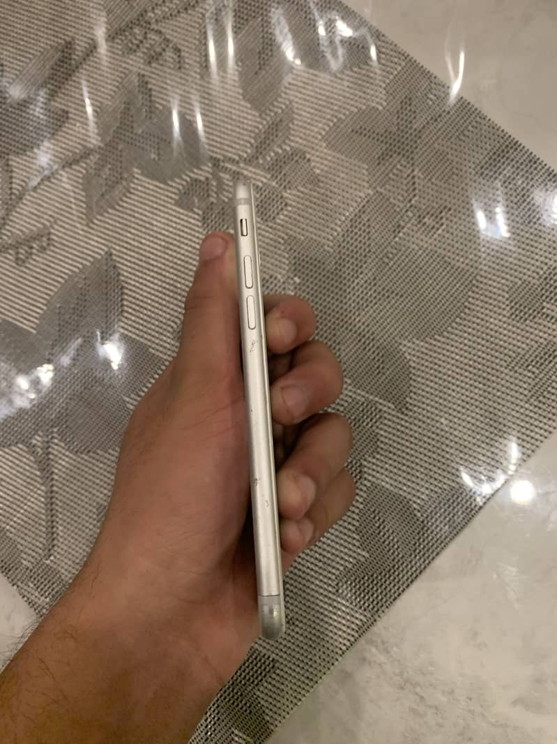 Apple iPhone 7 4