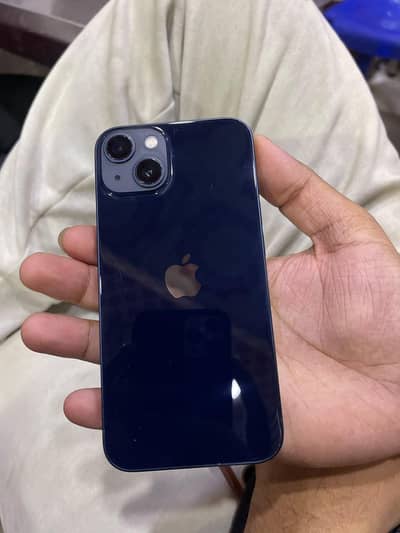 Apple iPhone 13