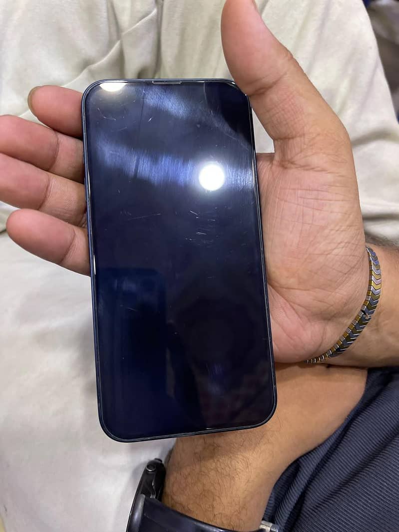 Apple iPhone 13 1