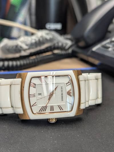 Emporio-Armani watch 071-889 All Ceramic 100% Tottely. Original