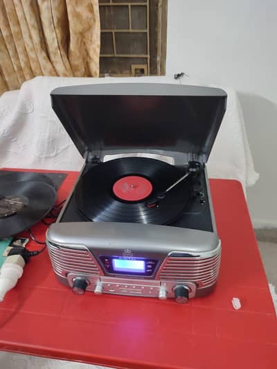 GPO Digital Vintage Vinyle Record/CD Player and Radio