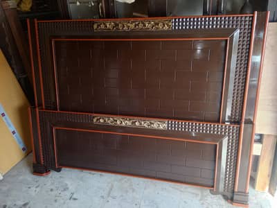 (Bed)