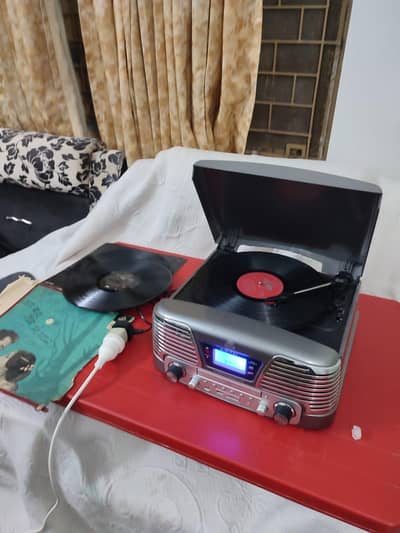 GPO Digital Vintage Vinyle Record/CD Player and Radio