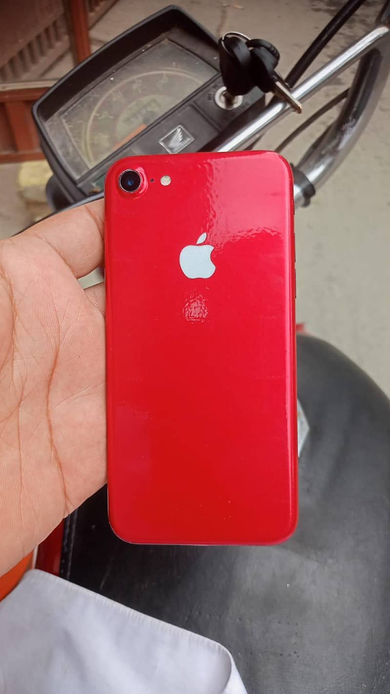Apple iPhone 7 0