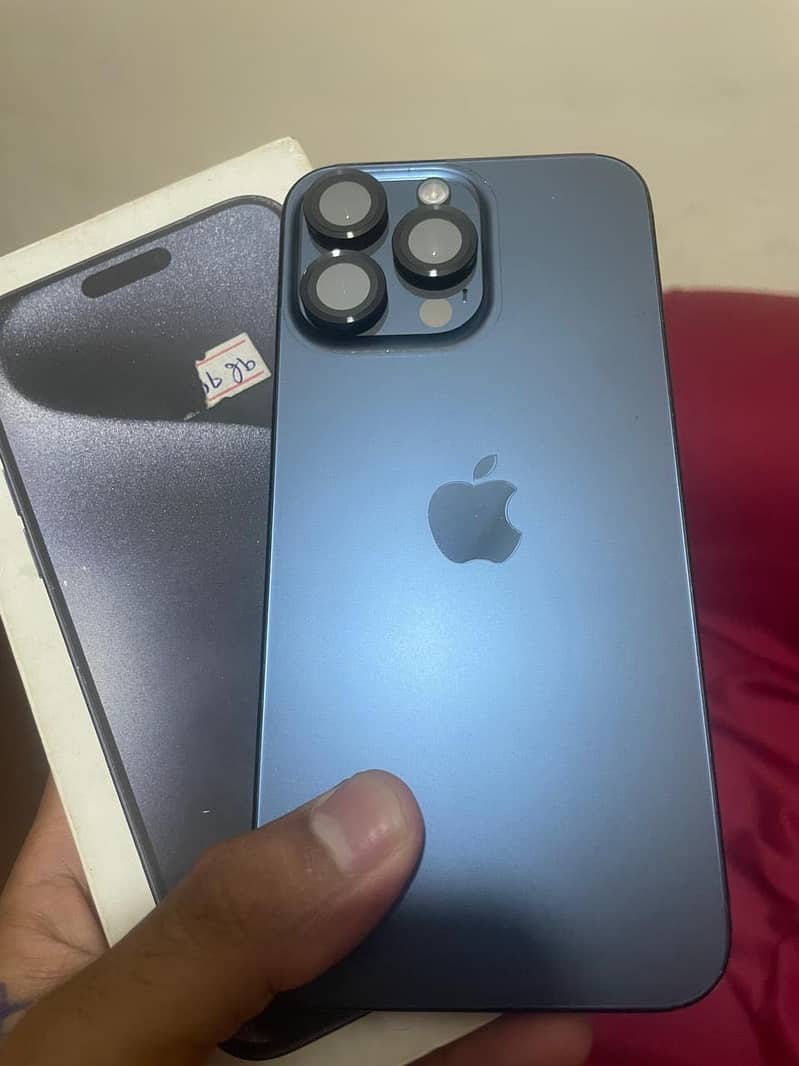 iPhone 15 Pro Max 2
