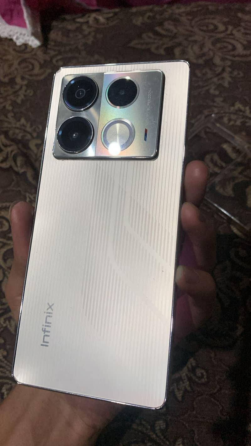 Infinix Note 40 0