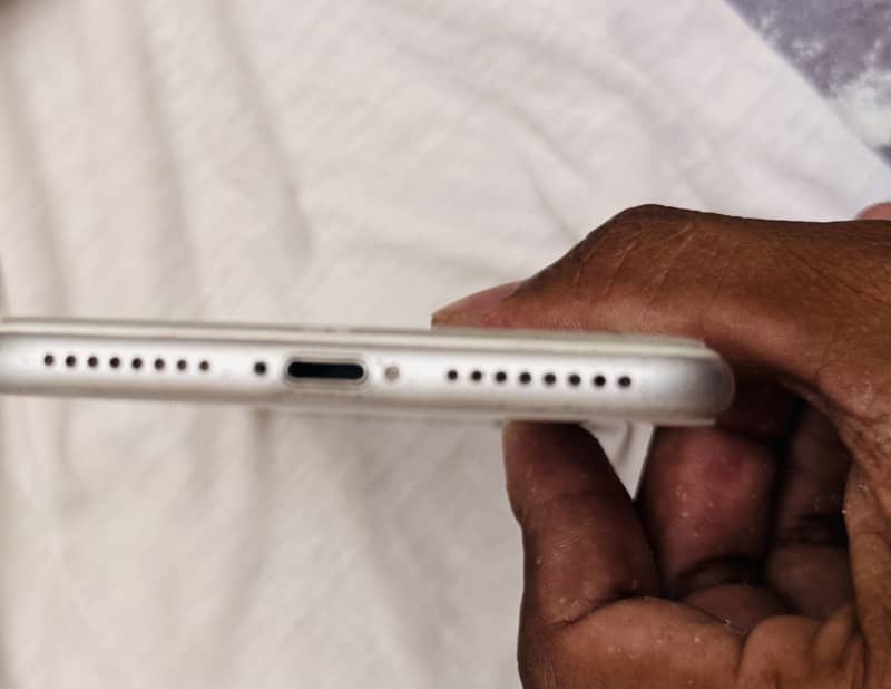 Apple iPhone 8 Plus 3
