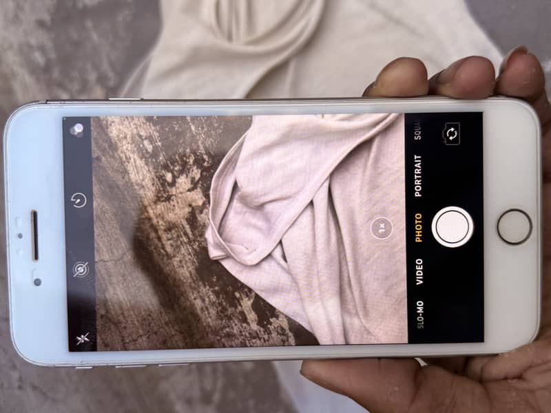 Apple iPhone 8 Plus 4