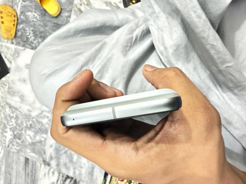 Google Pixel 8 2