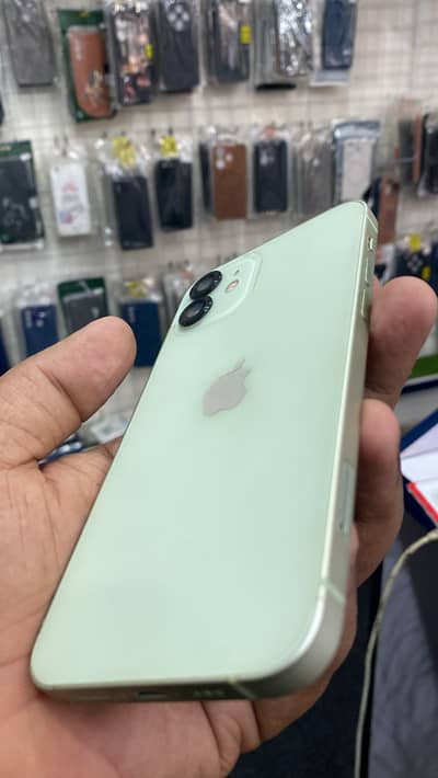 Apple iPhone 12