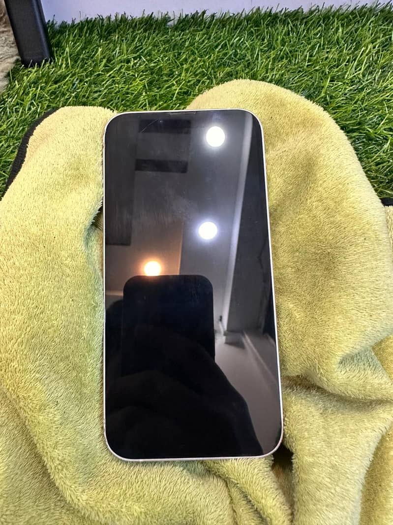 Apple iPhone 13 5
