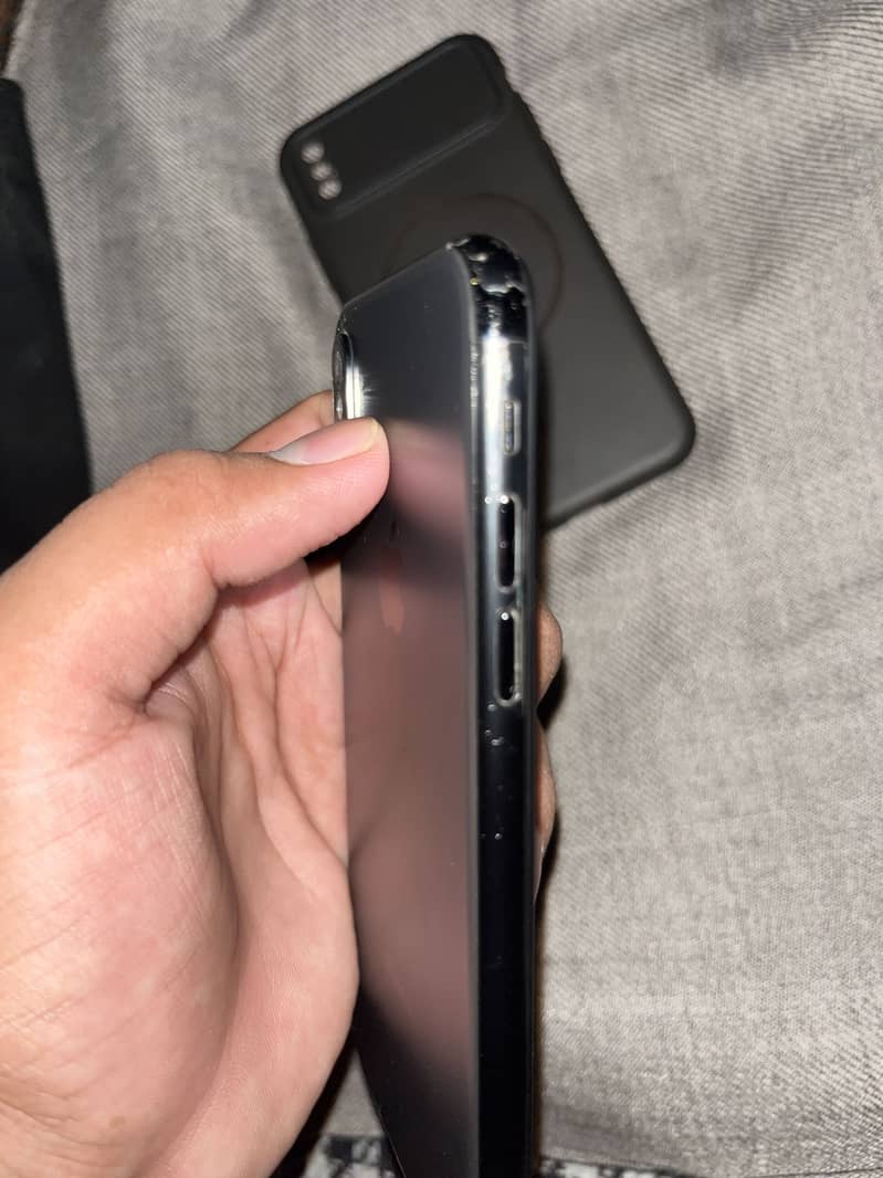 Apple iPhone X 5