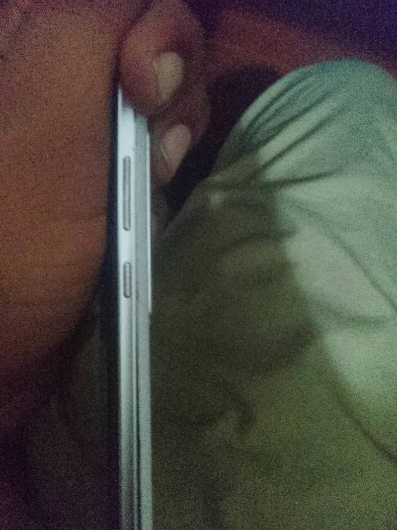 Sharp Aquos R5G 2