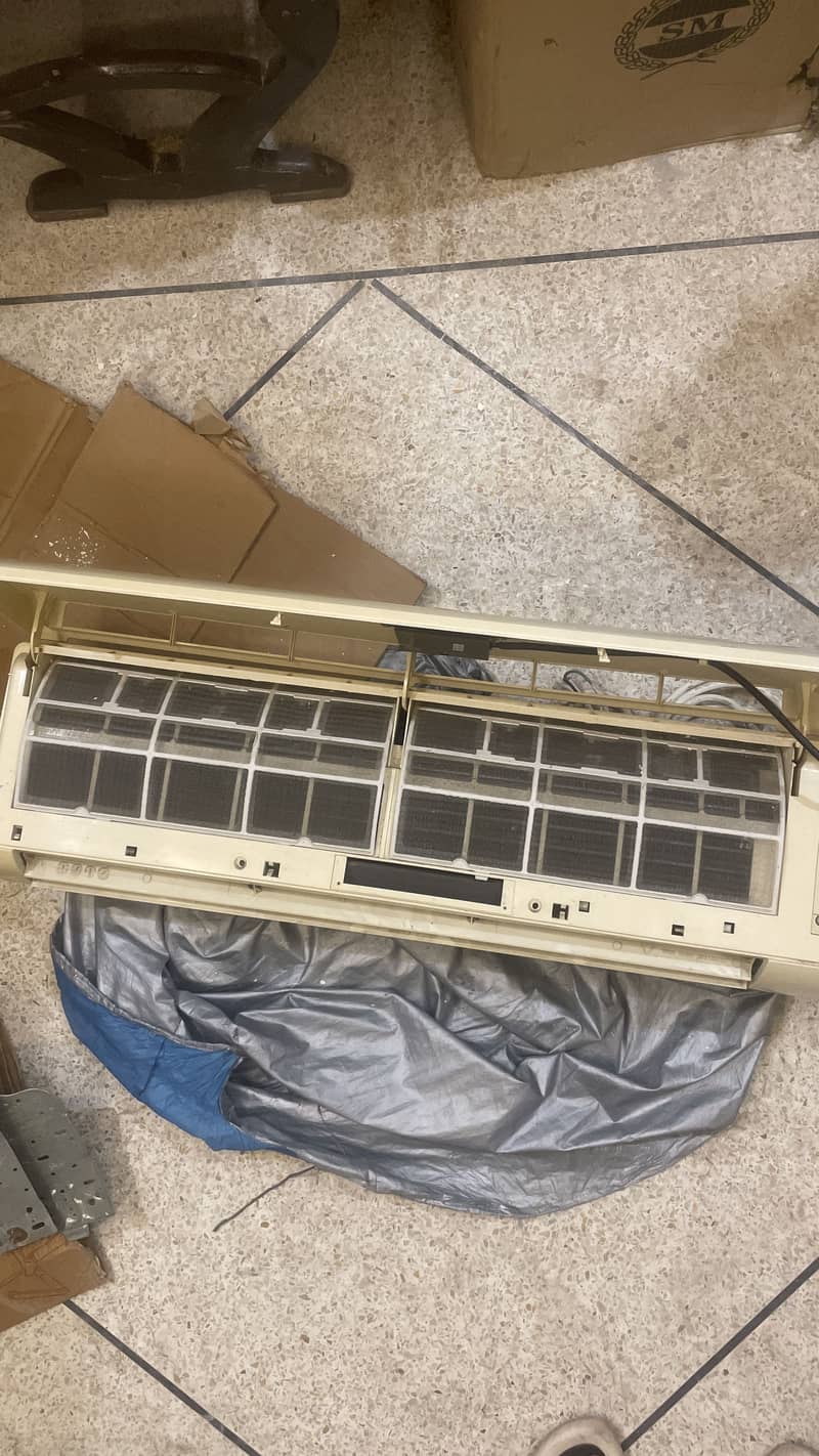 Singer Split AC 7