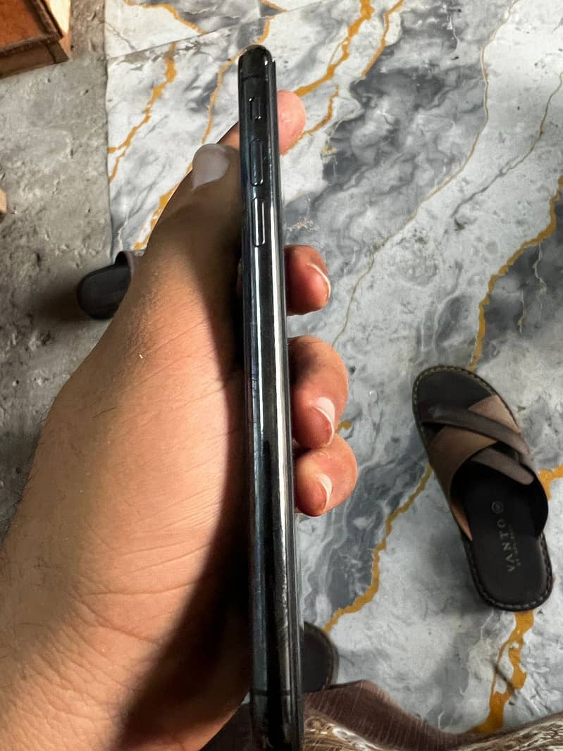 Apple iPhone X 5