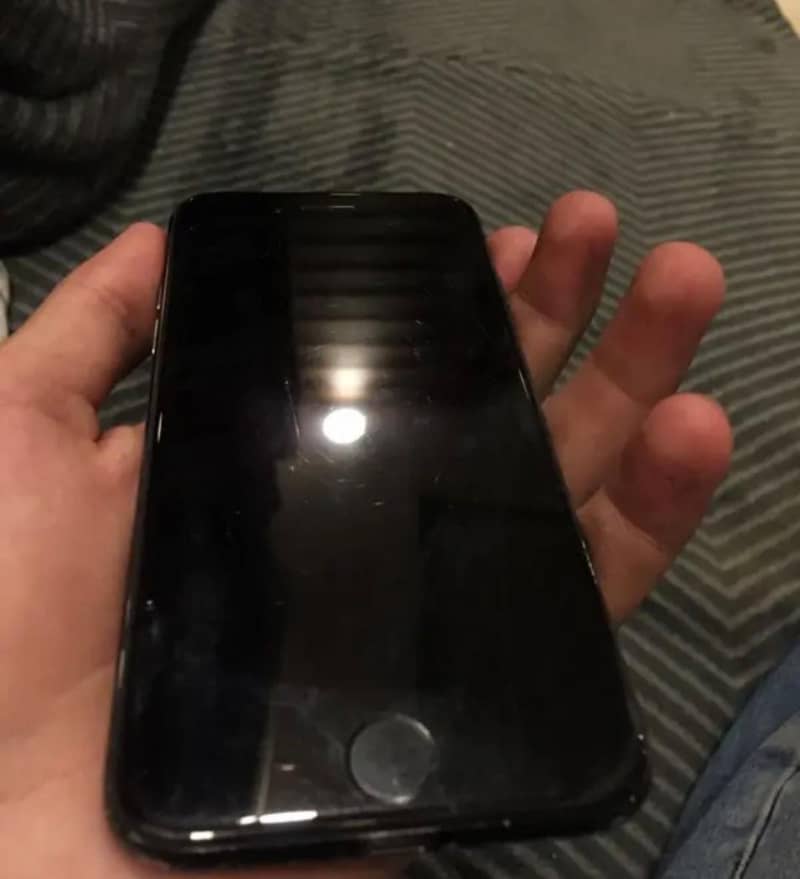 Apple iPhone 7 4