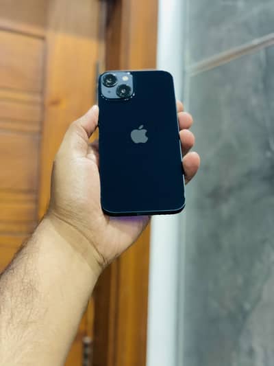 Apple iPhone 13