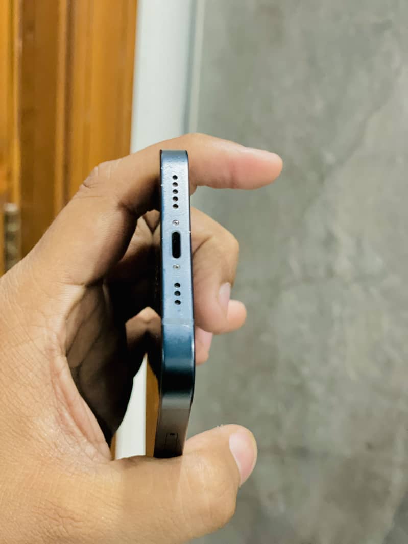 Apple iPhone 13 1