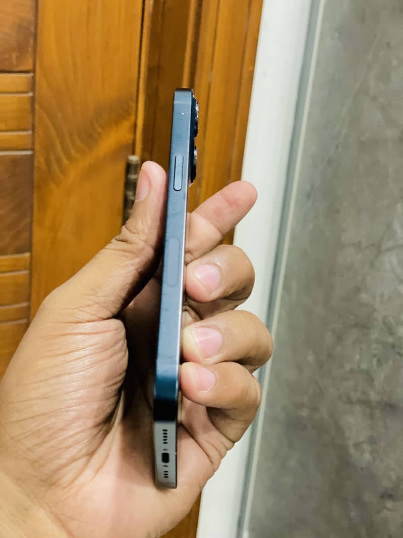 Apple iPhone 13 3