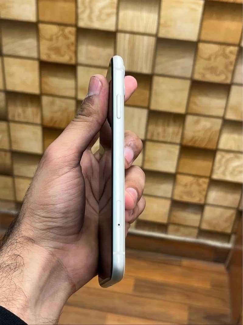 Apple iPhone 11 2
