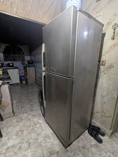 arctic fridge/refrigerator