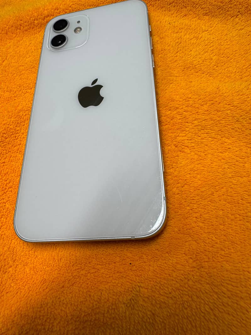 Apple iPhone 12 1