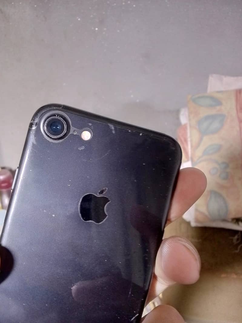 Apple iPhone 7 4