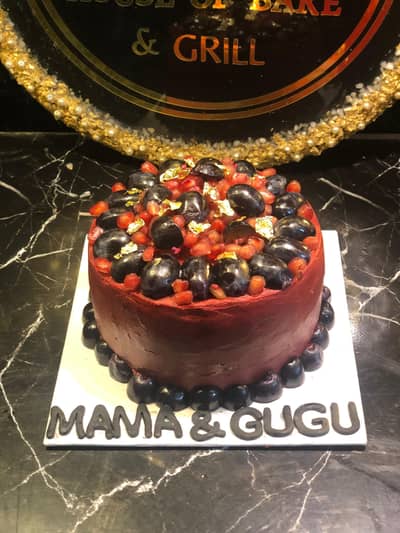 customized cakes are available