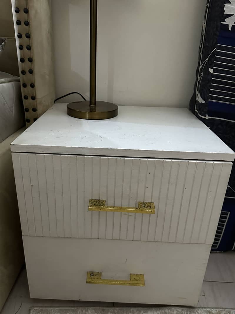 Side tables 0