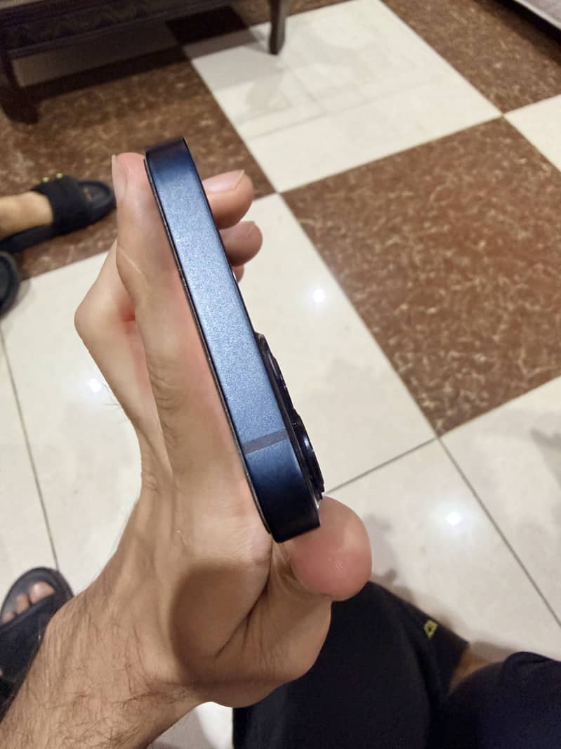 Apple iPhone 13 3