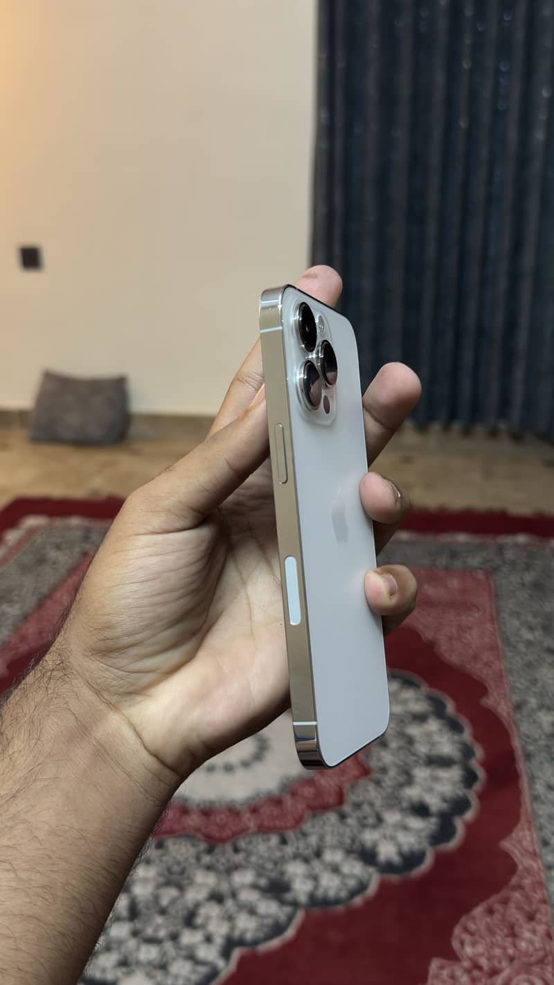 iPhone 13 Pro 2