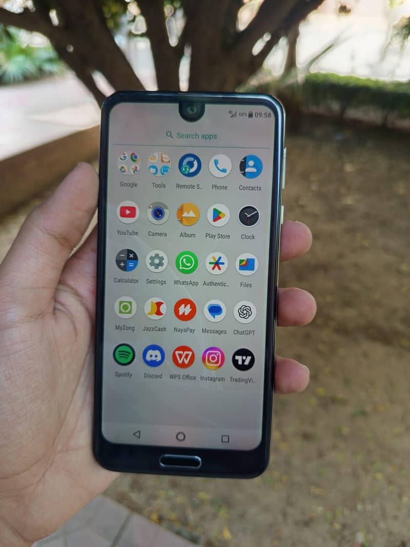 Sharp Aquos R2 (PTA) 2