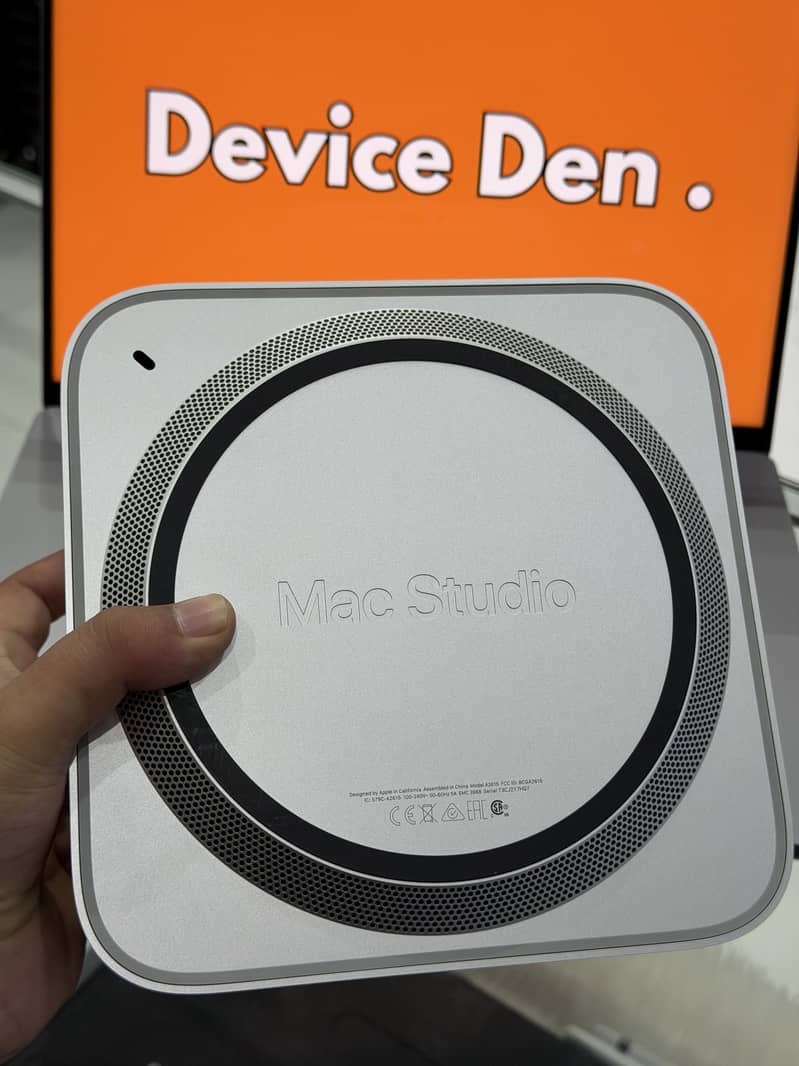Mac Studio M1 Max 3