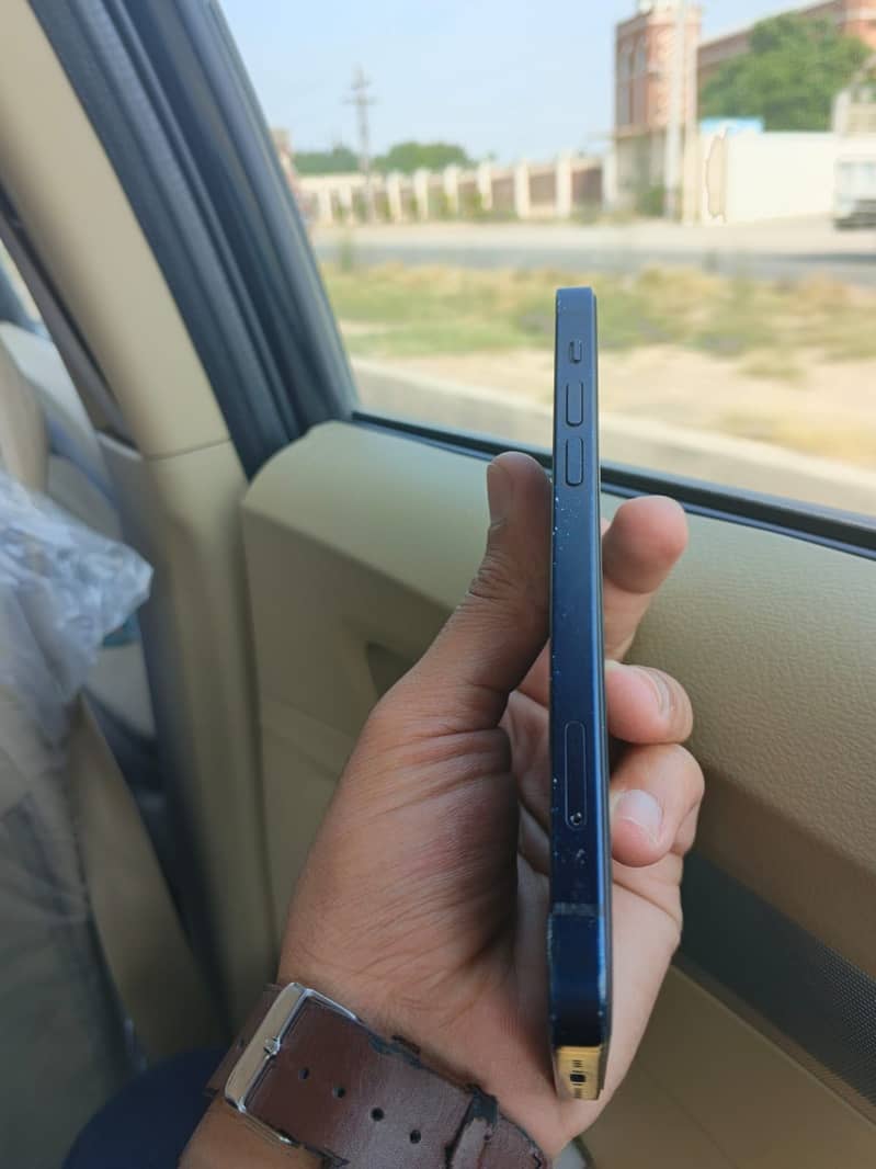 Apple iPhone 12 2