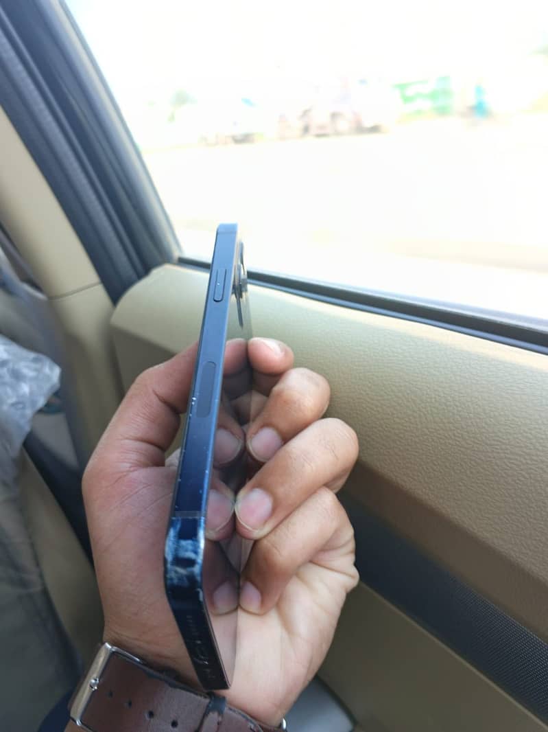 Apple iPhone 12 5