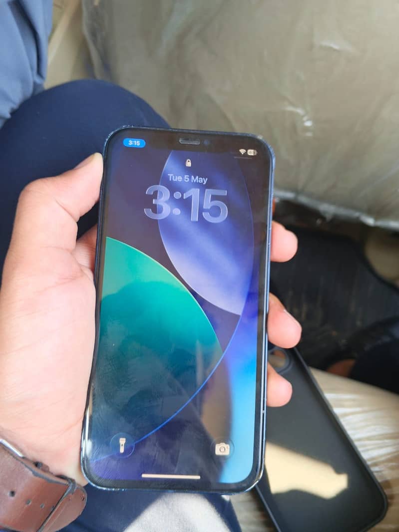Apple iPhone 12 1