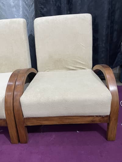 Wooden chairs made with 100% Acacia wood
