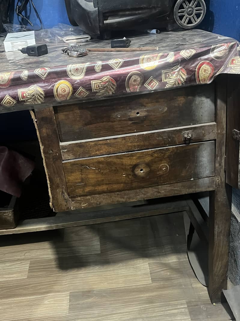 Office table 0