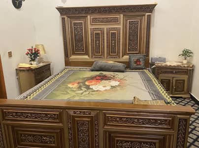 Chinyoti king side bed with mattress & side tables
