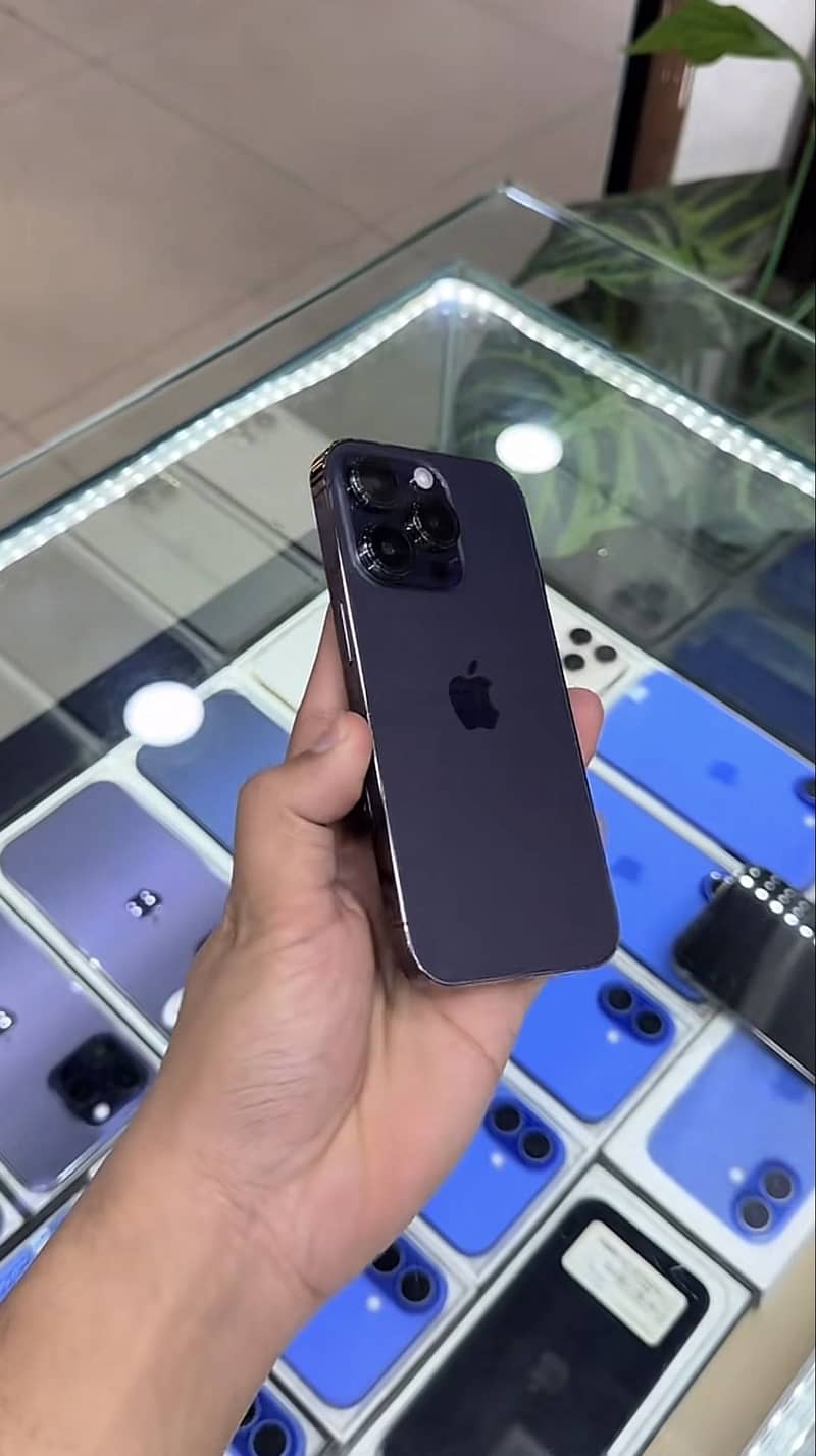 Apple iPhone 14 Pro 0
