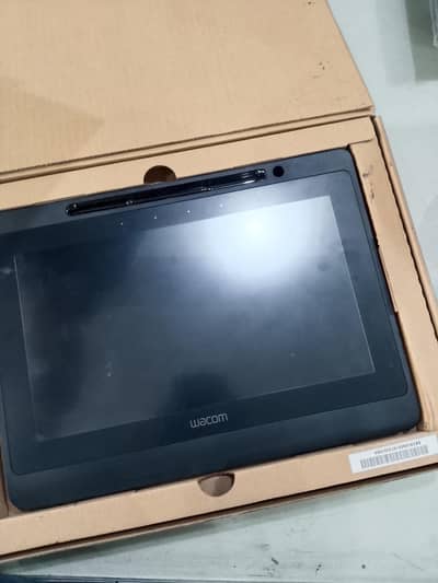 Wacom DTU-1141 10.1inch Interactive Pen Display