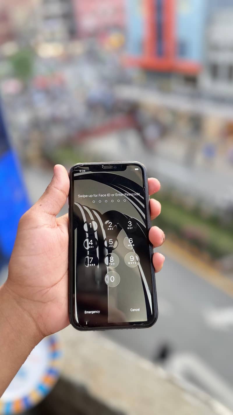 Apple iPhone 11 3