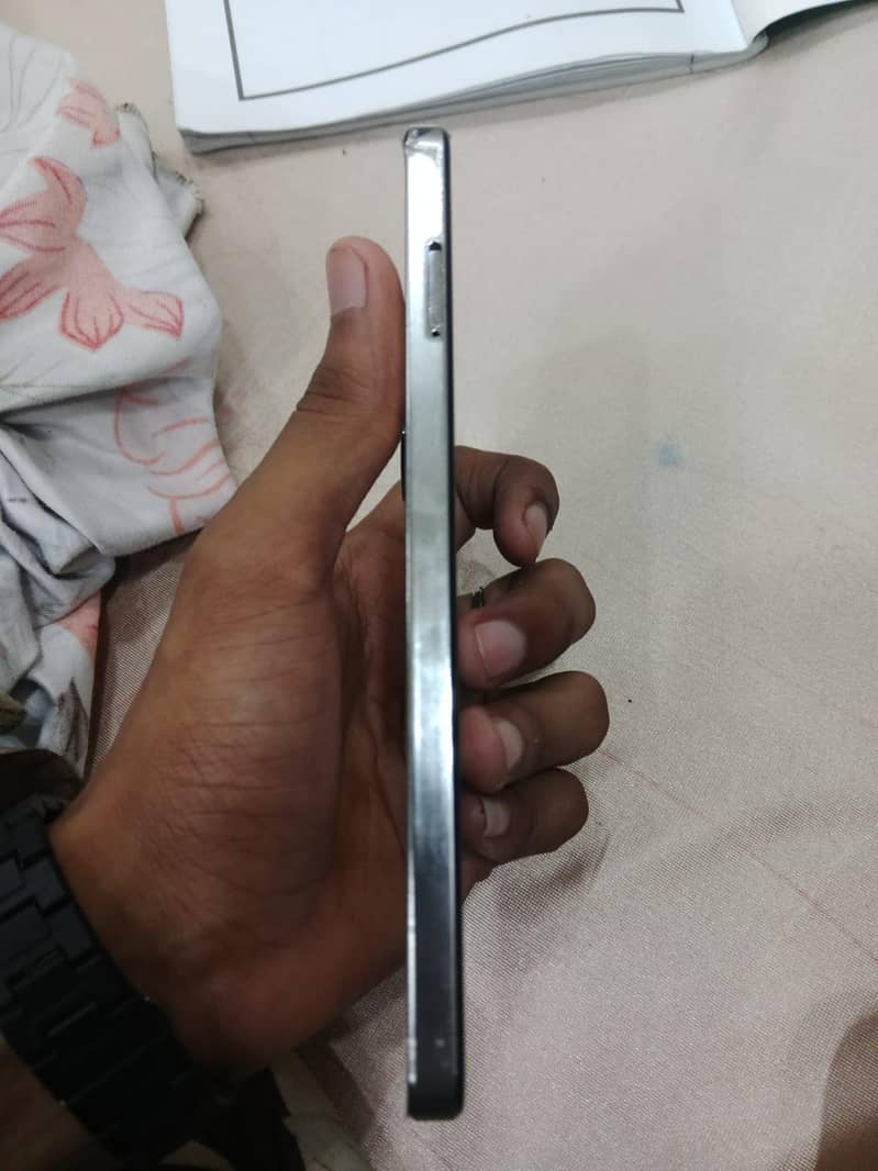 Tecno comon  20 2